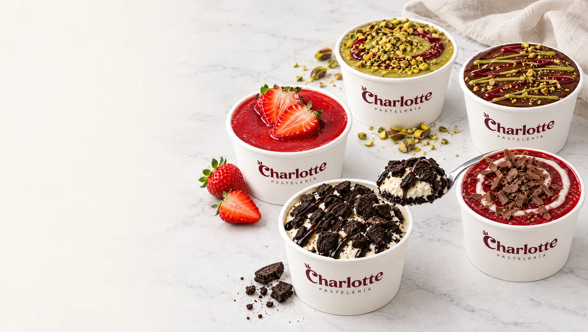 Cuchareables Charlotte de fresa, pistacho, chocolate con pistacho, Oreo y red velvet